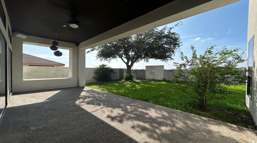 1210 Harlan St, Laredo, Texas 78045, 3 Bedrooms Bedrooms, 6 Rooms Rooms,2 BathroomsBathrooms,Residential,For Sale,1210 Harlan St,20262442