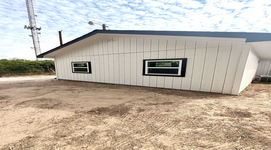 2204 Camp Street, Laredo, Texas 78040, 2 Bedrooms Bedrooms, 4 Rooms Rooms,1 BathroomBathrooms,Residential,For Sale,2204 Camp Street,20262443