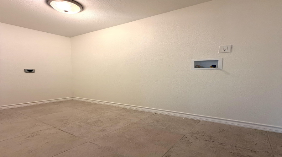 2204 Camp Street, Laredo, Texas 78040, 2 Bedrooms Bedrooms, 4 Rooms Rooms,1 BathroomBathrooms,Residential,For Sale,2204 Camp Street,20262443
