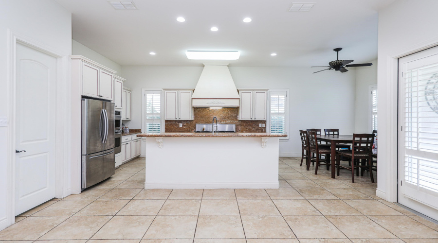 328 Lake Powell Dr, Laredo, Texas 78041, 4 Bedrooms Bedrooms, 7 Rooms Rooms,4 BathroomsBathrooms,Residential,For Sale,328 Lake Powell Dr,20262444
