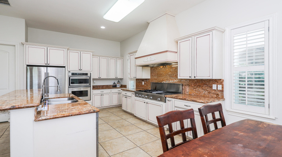 328 Lake Powell Dr, Laredo, Texas 78041, 4 Bedrooms Bedrooms, 7 Rooms Rooms,4 BathroomsBathrooms,Residential,For Sale,328 Lake Powell Dr,20262444