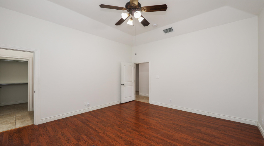 328 Lake Powell Dr, Laredo, Texas 78041, 4 Bedrooms Bedrooms, 7 Rooms Rooms,4 BathroomsBathrooms,Residential,For Sale,328 Lake Powell Dr,20262444