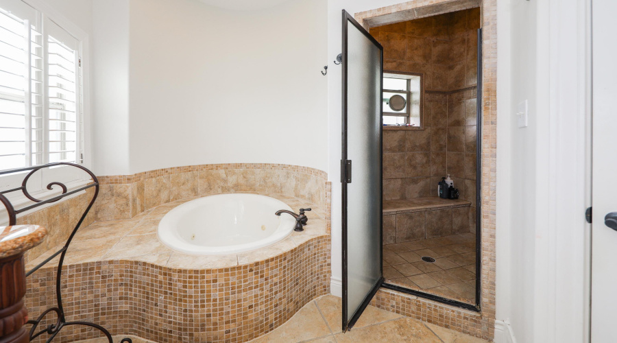328 Lake Powell Dr, Laredo, Texas 78041, 4 Bedrooms Bedrooms, 7 Rooms Rooms,4 BathroomsBathrooms,Residential,For Sale,328 Lake Powell Dr,20262444