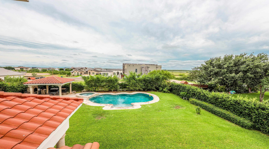 328 Lake Powell Dr, Laredo, Texas 78041, 4 Bedrooms Bedrooms, 7 Rooms Rooms,4 BathroomsBathrooms,Residential,For Sale,328 Lake Powell Dr,20262444
