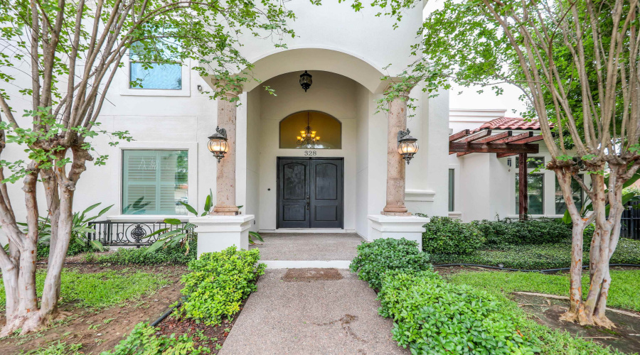 328 Lake Powell Dr, Laredo, Texas 78041, 4 Bedrooms Bedrooms, 7 Rooms Rooms,4 BathroomsBathrooms,Residential,For Sale,328 Lake Powell Dr,20262444
