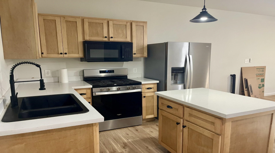 2302 E Elm St, Laredo, Texas 78043, 2 Bedrooms Bedrooms, 3 Rooms Rooms,2 BathroomsBathrooms,Residential,For Rent,2302 E Elm St,20262446