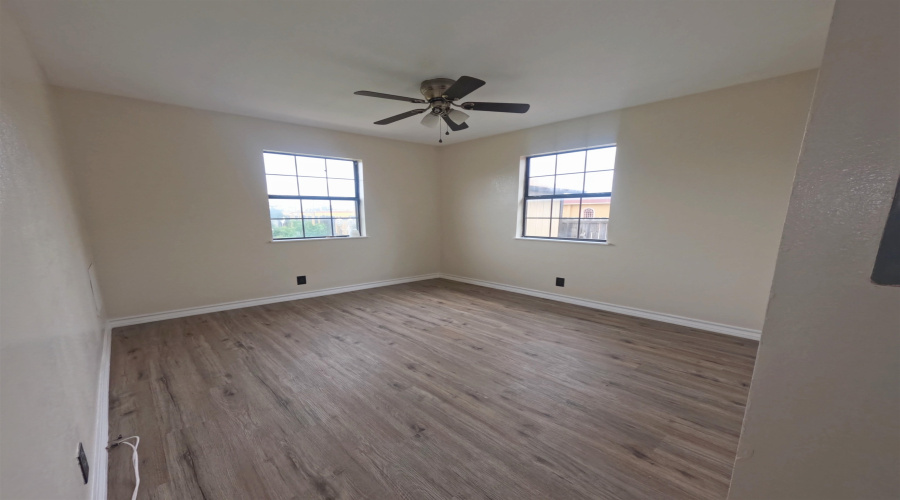 4305 McClelland Ave, Laredo, Texas 78041, 3 Bedrooms Bedrooms, 5 Rooms Rooms,2 BathroomsBathrooms,Residential,For Rent,4305 McClelland Ave,20262448