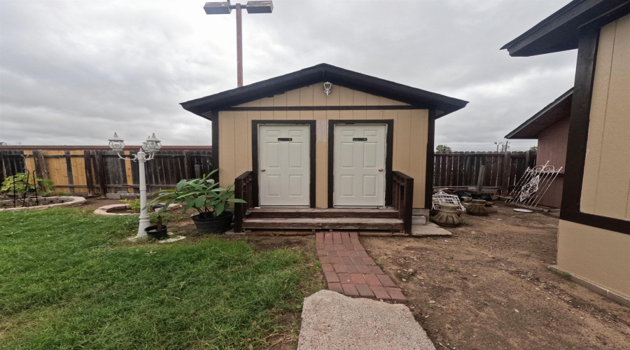 4305 McClelland Ave, Laredo, Texas 78041, 3 Bedrooms Bedrooms, 5 Rooms Rooms,2 BathroomsBathrooms,Residential,For Rent,4305 McClelland Ave,20262448