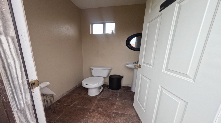 4305 McClelland Ave, Laredo, Texas 78041, 3 Bedrooms Bedrooms, 5 Rooms Rooms,2 BathroomsBathrooms,Residential,For Rent,4305 McClelland Ave,20262448