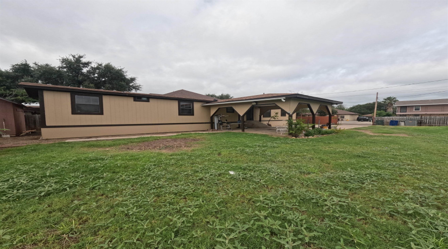 4305 McClelland Ave, Laredo, Texas 78041, 3 Bedrooms Bedrooms, 5 Rooms Rooms,2 BathroomsBathrooms,Residential,For Rent,4305 McClelland Ave,20262448