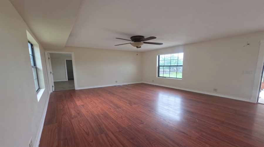 4305 McClelland Ave, Laredo, Texas 78041, 3 Bedrooms Bedrooms, 5 Rooms Rooms,2 BathroomsBathrooms,Residential,For Rent,4305 McClelland Ave,20262448