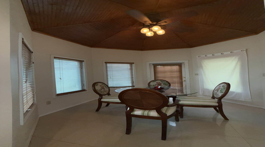 3110 Jacaranda Dr., Harlingen, Texas 78550-7448, 4 Bedrooms Bedrooms, 11 Rooms Rooms,5 BathroomsBathrooms,Residential,For Sale,3110 Jacaranda Dr.,20262449