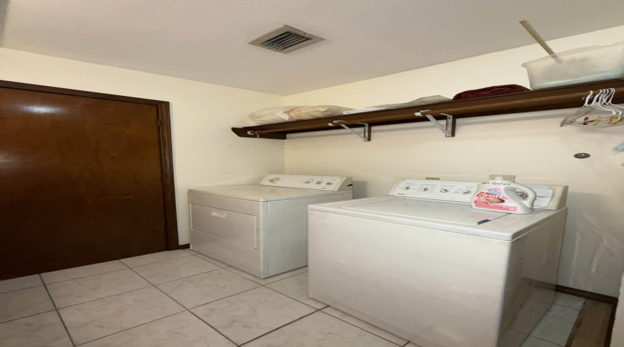 3110 Jacaranda Dr., Harlingen, Texas 78550-7448, 4 Bedrooms Bedrooms, 11 Rooms Rooms,5 BathroomsBathrooms,Residential,For Sale,3110 Jacaranda Dr.,20262449