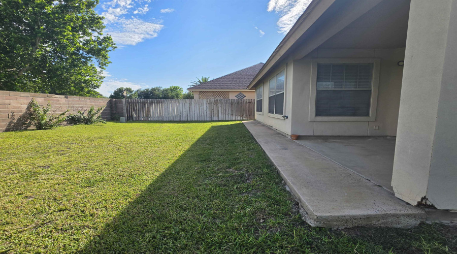 409 Cinnamon Teal Lp, Laredo, Texas 78044, 2 Bedrooms Bedrooms, 4 Rooms Rooms,2 BathroomsBathrooms,Residential,For Sale,409 Cinnamon Teal Lp,20262450