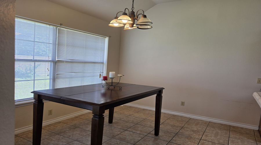 409 Cinnamon Teal Lp, Laredo, Texas 78044, 2 Bedrooms Bedrooms, 4 Rooms Rooms,2 BathroomsBathrooms,Residential,For Sale,409 Cinnamon Teal Lp,20262450