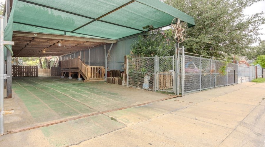 4912 San Miguel Dr, LAREDO, Texas 78046, 3 Bedrooms Bedrooms, 5 Rooms Rooms,2 BathroomsBathrooms,Residential,For Sale,4912 San Miguel Dr,20262451