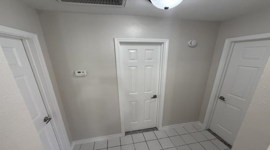 1208 North Oakmont Lp, Laredo, Texas 78045, 3 Bedrooms Bedrooms, 5 Rooms Rooms,2 BathroomsBathrooms,Residential,For Rent,1208 North Oakmont Lp,20262452