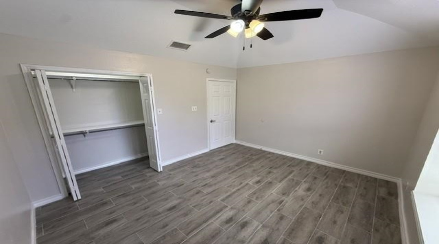 1208 North Oakmont Lp, Laredo, Texas 78045, 3 Bedrooms Bedrooms, 5 Rooms Rooms,2 BathroomsBathrooms,Residential,For Rent,1208 North Oakmont Lp,20262452