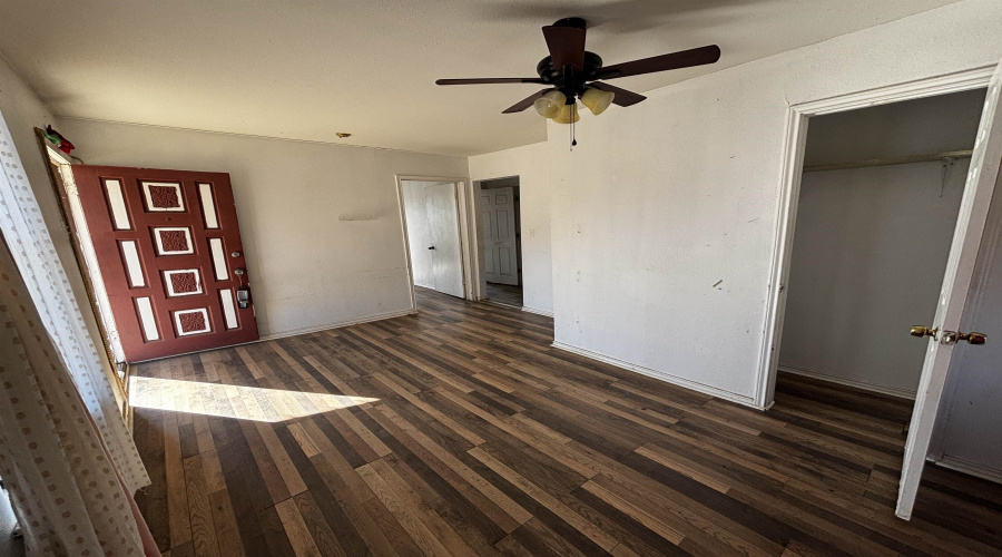 916 Guerrero St, Laredo, Texas 78043, 2 Bedrooms Bedrooms, 4 Rooms Rooms,1 BathroomBathrooms,Residential,For Sale,916 Guerrero St,20262453