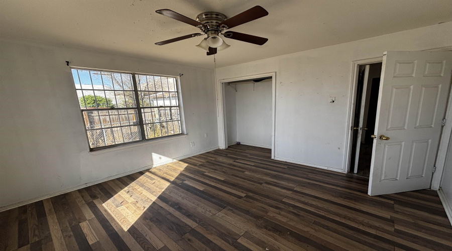 916 Guerrero St, Laredo, Texas 78043, 2 Bedrooms Bedrooms, 4 Rooms Rooms,1 BathroomBathrooms,Residential,For Sale,916 Guerrero St,20262453