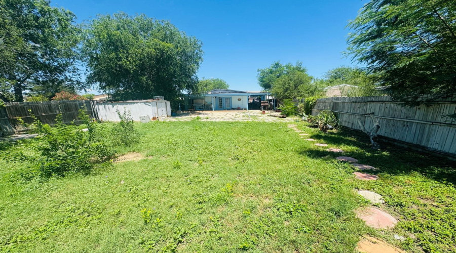 917 Flag St, laredo, Texas 78041, 4 Bedrooms Bedrooms, 57 Rooms Rooms,3 BathroomsBathrooms,Residential,For Sale,917 Flag St,20262454