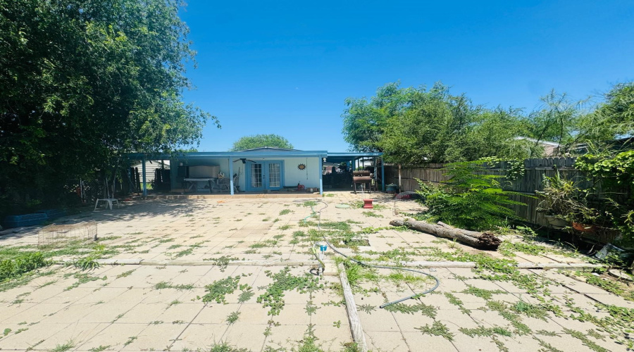 917 Flag St, laredo, Texas 78041, 4 Bedrooms Bedrooms, 57 Rooms Rooms,3 BathroomsBathrooms,Residential,For Sale,917 Flag St,20262454