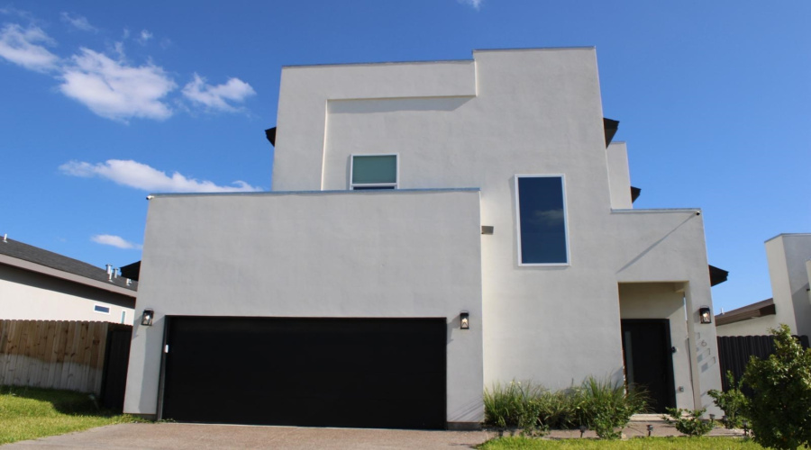 1611 Coba Dr., Laredo, Texas 78046, 4 Bedrooms Bedrooms, 7 Rooms Rooms,2 BathroomsBathrooms,Residential,For Sale,1611 Coba Dr.,20262455