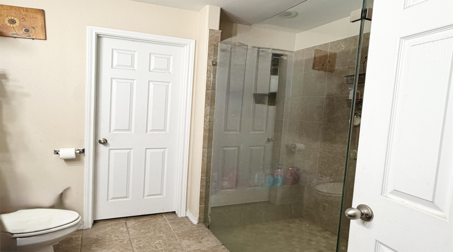 2025 Port Miami St, Laredo, Texas 78045, 4 Bedrooms Bedrooms, 6 Rooms Rooms,2 BathroomsBathrooms,Residential,For Sale,2025 Port Miami St,20262456