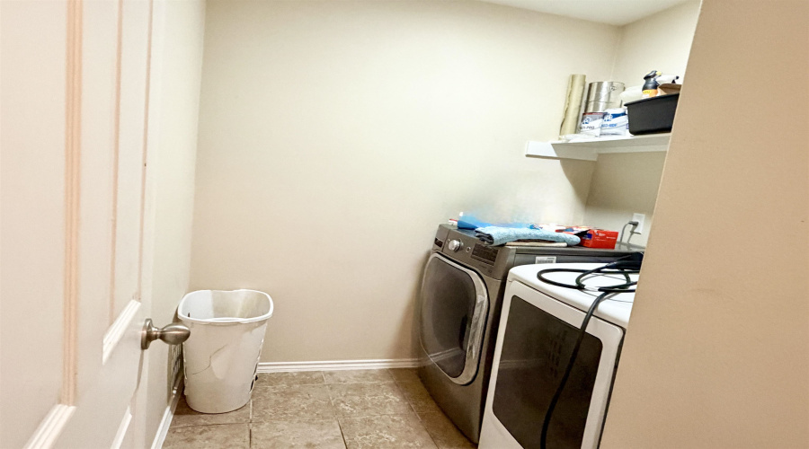 2025 Port Miami St, Laredo, Texas 78045, 4 Bedrooms Bedrooms, 6 Rooms Rooms,2 BathroomsBathrooms,Residential,For Sale,2025 Port Miami St,20262456