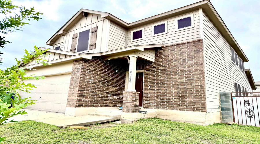 2025 Port Miami St, Laredo, Texas 78045, 4 Bedrooms Bedrooms, 6 Rooms Rooms,2 BathroomsBathrooms,Residential,For Sale,2025 Port Miami St,20262456