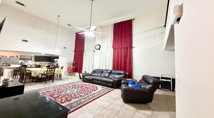2025 Port Miami St, Laredo, Texas 78045, 4 Bedrooms Bedrooms, 6 Rooms Rooms,2 BathroomsBathrooms,Residential,For Sale,2025 Port Miami St,20262456