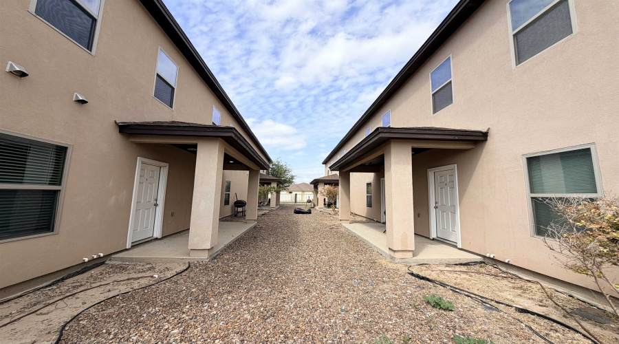 5601 Cuenca Dr, Laredo, Texas 78046, 2 Bedrooms Bedrooms, 2 Rooms Rooms,1 BathroomBathrooms,Residential,For Rent,5601 Cuenca Dr,20262458