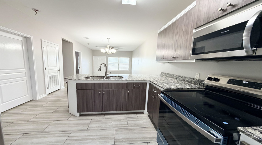 5601 Cuenca Dr, Laredo, Texas 78046, 2 Bedrooms Bedrooms, 2 Rooms Rooms,1 BathroomBathrooms,Residential,For Rent,5601 Cuenca Dr,20262458