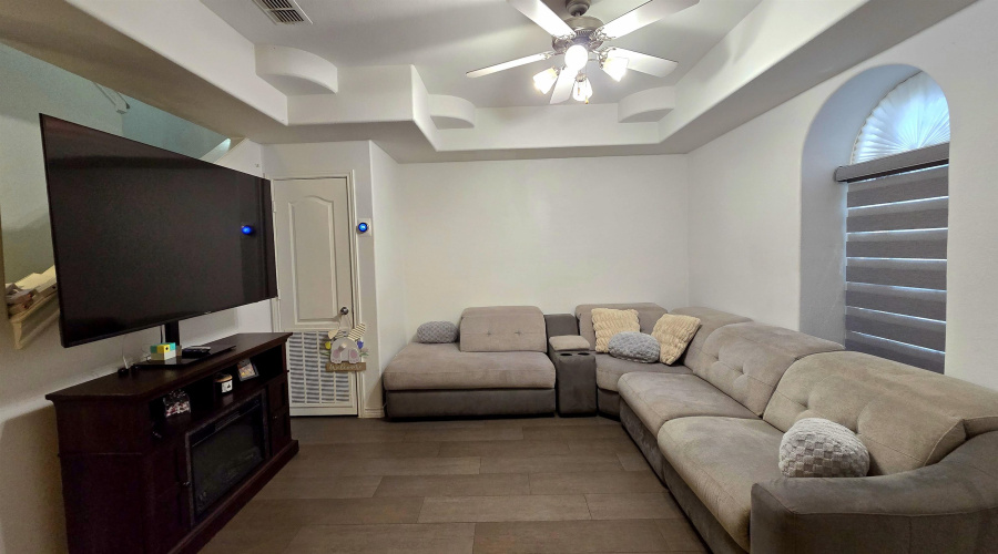 1000 Ranchway Dr, Laredo, Texas 78045, 3 Bedrooms Bedrooms, 5 Rooms Rooms,3 BathroomsBathrooms,Residential,For Rent,1000 Ranchway Dr,20262460