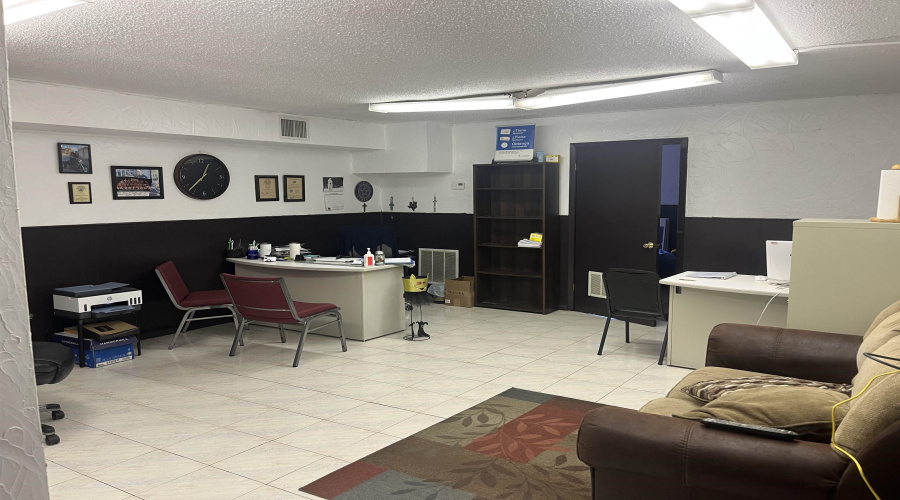 1019 San Bernardo Ave, Laredo, Texas 78040, 1 Room Rooms,1 BathroomBathrooms,Commercial retail/office,For Rent,1019 San Bernardo Ave,20262461