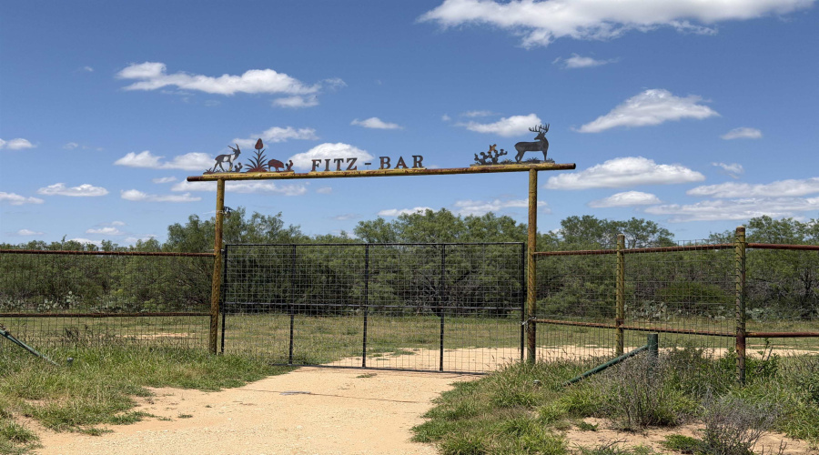 999 Jordan Rd., Encinal, Texas 78019, ,Land,For Sale,999 Jordan Rd.,20262466