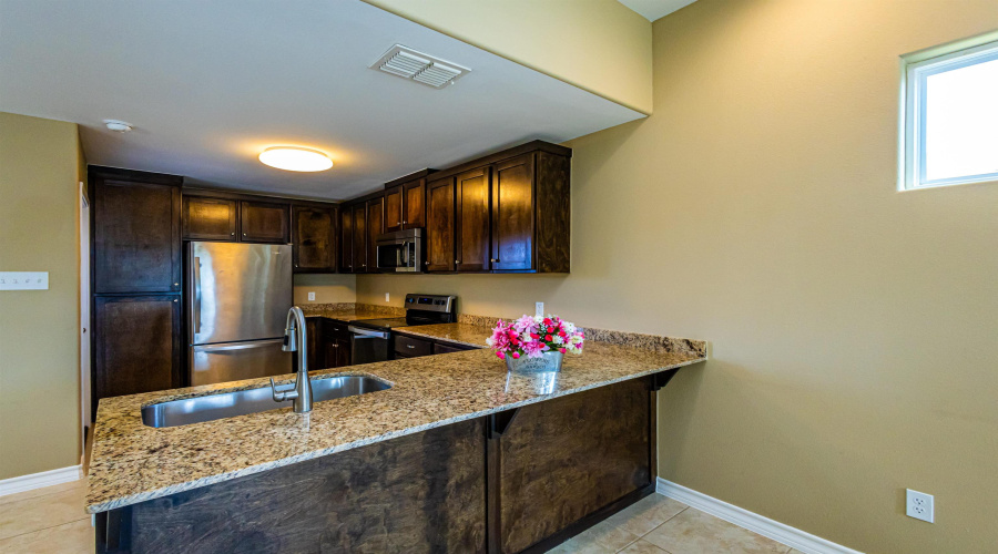 513 Graneros Ave., Laredo, Texas 78046, 3 Bedrooms Bedrooms, 5 Rooms Rooms,2 BathroomsBathrooms,Residential,For Sale,513 Graneros Ave.,20262462