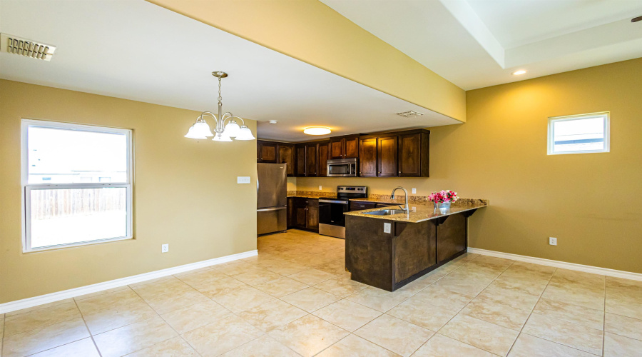513 Graneros Ave., Laredo, Texas 78046, 3 Bedrooms Bedrooms, 5 Rooms Rooms,2 BathroomsBathrooms,Residential,For Sale,513 Graneros Ave.,20262462