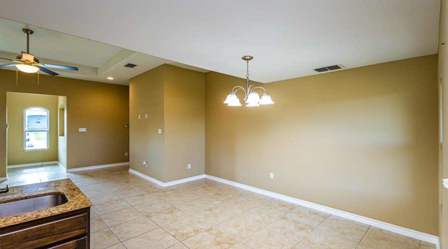 513 Graneros Ave., Laredo, Texas 78046, 3 Bedrooms Bedrooms, 5 Rooms Rooms,2 BathroomsBathrooms,Residential,For Sale,513 Graneros Ave.,20262462