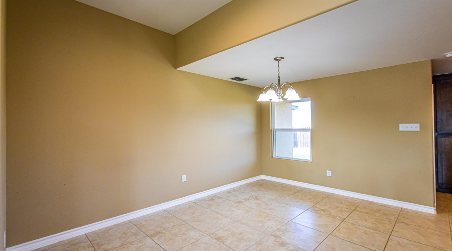 513 Graneros Ave., Laredo, Texas 78046, 3 Bedrooms Bedrooms, 5 Rooms Rooms,2 BathroomsBathrooms,Residential,For Sale,513 Graneros Ave.,20262462