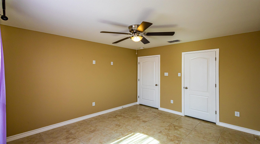 513 Graneros Ave., Laredo, Texas 78046, 3 Bedrooms Bedrooms, 5 Rooms Rooms,2 BathroomsBathrooms,Residential,For Sale,513 Graneros Ave.,20262462