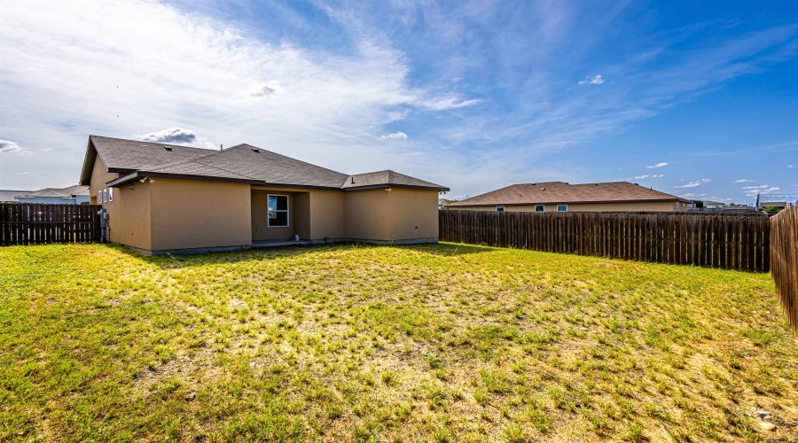 513 Graneros Ave., Laredo, Texas 78046, 3 Bedrooms Bedrooms, 5 Rooms Rooms,2 BathroomsBathrooms,Residential,For Sale,513 Graneros Ave.,20262462
