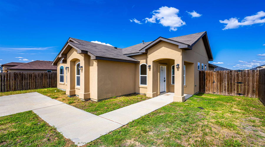 513 Graneros Ave., Laredo, Texas 78046, 3 Bedrooms Bedrooms, 5 Rooms Rooms,2 BathroomsBathrooms,Residential,For Sale,513 Graneros Ave.,20262462