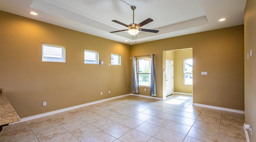 513 Graneros Ave., Laredo, Texas 78046, 3 Bedrooms Bedrooms, 5 Rooms Rooms,2 BathroomsBathrooms,Residential,For Sale,513 Graneros Ave.,20262462