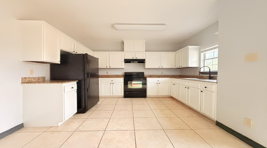 10706 International Blvd, Laredo, Texas 78045, 2 Bedrooms Bedrooms, 4 Rooms Rooms,1 BathroomBathrooms,Residential,For Rent,10706 International Blvd,20262463