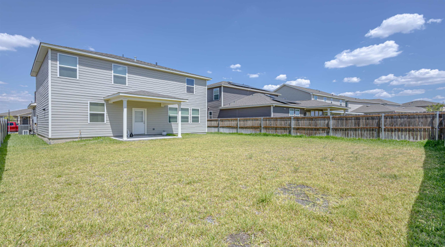1615 Sambar Lp, Laredo, Texas 78045, 3 Bedrooms Bedrooms, 6 Rooms Rooms,2 BathroomsBathrooms,Residential,For Sale,1615 Sambar Lp,20262464