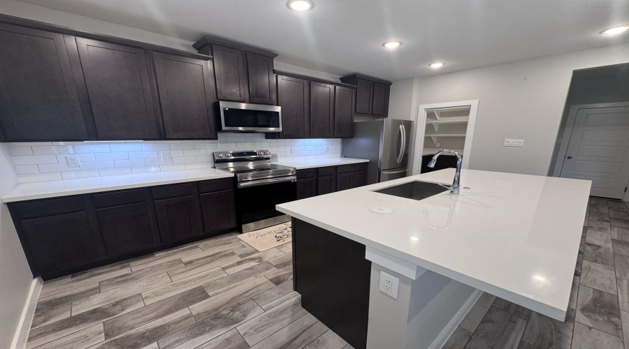 1615 Sambar Lp, Laredo, Texas 78045, 3 Bedrooms Bedrooms, 6 Rooms Rooms,2 BathroomsBathrooms,Residential,For Sale,1615 Sambar Lp,20262464