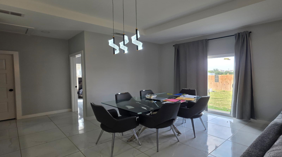 5116 Plasencia Ln., Laredo, Texas 78046, 3 Bedrooms Bedrooms, 5 Rooms Rooms,2 BathroomsBathrooms,Residential,For Sale,5116 Plasencia Ln.,20262467