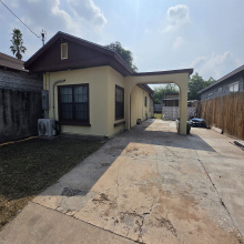 2514 Flores Ave, Laredo, Texas 78040, 3 Bedrooms Bedrooms, 4 Rooms Rooms,2 BathroomsBathrooms,Residential,For Sale,2514 Flores Ave,20261947