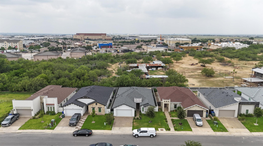 2421 Messi St., laredo, Texas 78041, 3 Bedrooms Bedrooms, 5 Rooms Rooms,2 BathroomsBathrooms,Residential,For Sale,2421 Messi St.,20262471